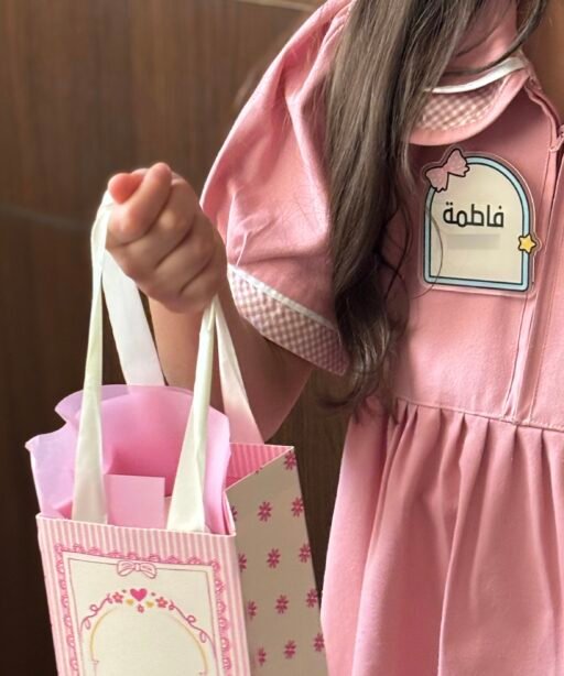 Girls' brooches & keychains